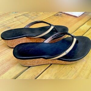 Ugg Women’s Sandal Size 6